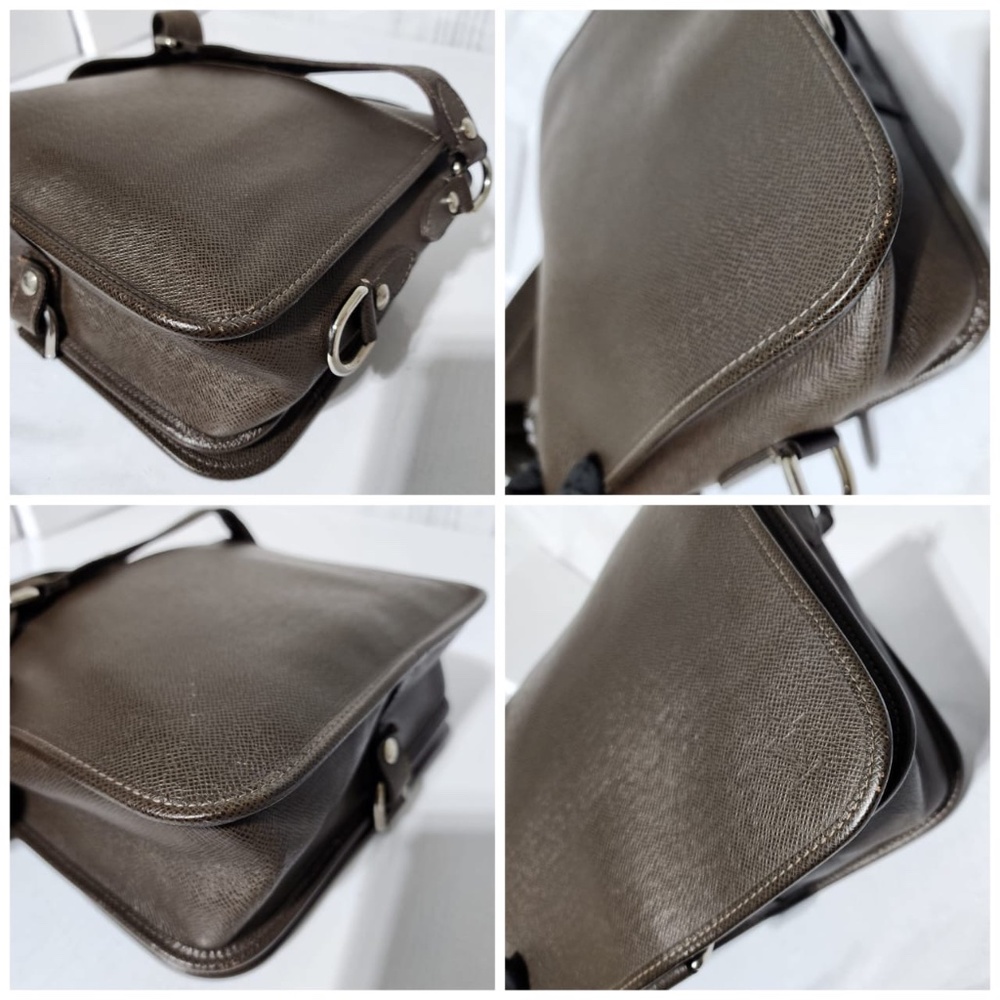 Authentic Louis Vuitton Taiga Leather Roman PM Bag Brown - Picture 6 of 15
